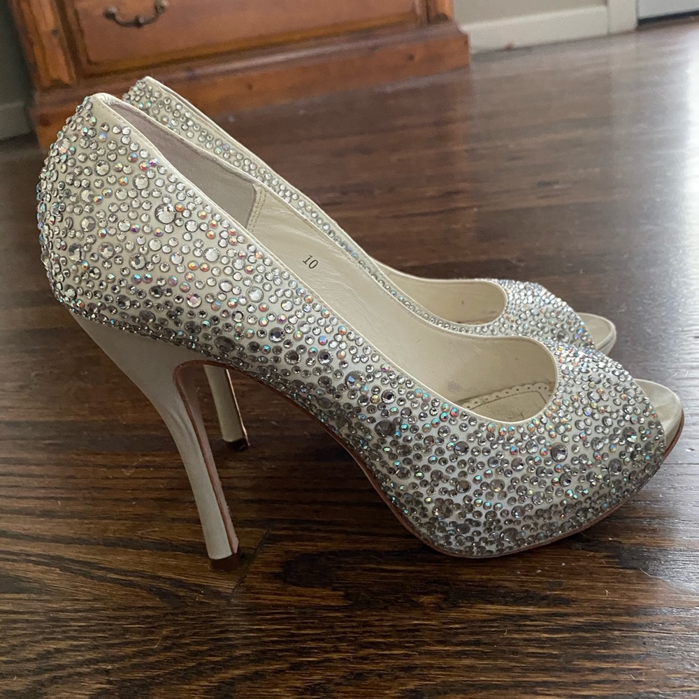 Benjamin Adams London Rhinestone Pumps - Picture 2 of 7